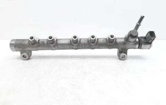 Volvo V60 Fuel main line pipe 31303612