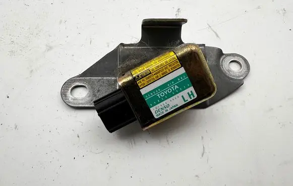 Toyota Land Cruiser (J120) Airbag deployment crash/impact sensor 8983060020 1879000460