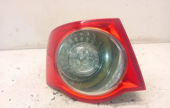 Volkswagen Jetta V Rear/tail lights 1K5945095G