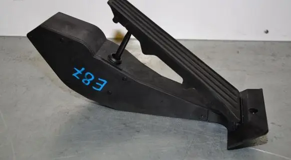 BMW 1 E81 E87 Accelerator throttle pedal