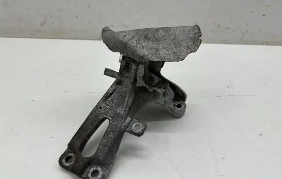 Porsche Macan (95B) Engine mounting bracket 4G0199308