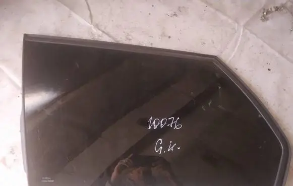 Citroen C4 Grand Picasso Rear side window AS2