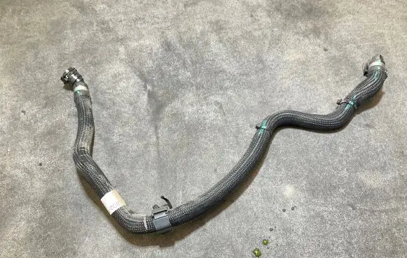 Land Rover Evoque II Engine coolant pipe/hose L8D210C754AD