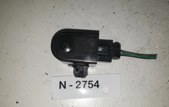 Toyota Avensis T270 Door control unit/module 8934330010