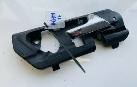 Mercedes-Benz ML W164 Rear door interior handle 302174