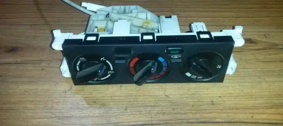 Nissan Almera Climate control unit
