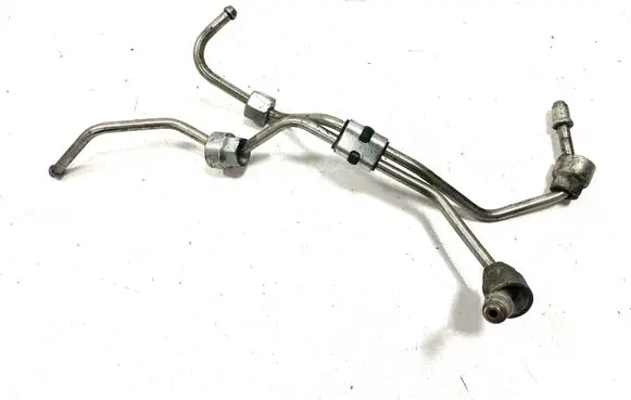 Volvo XC60 Fuel injector supply line/pipe 