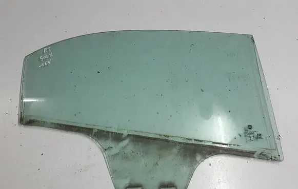 Fiat 500X Rear door window glass 