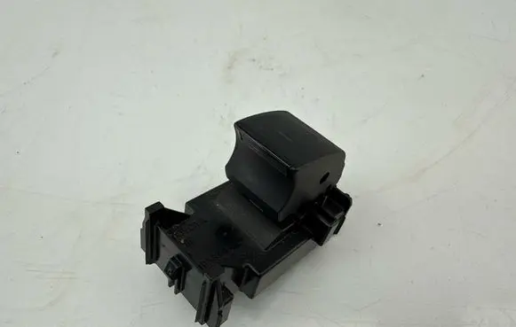 Toyota C-HR I Electric window control switch 193354