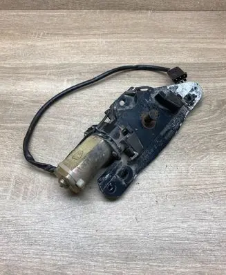 BMW 5 E39 Tailgate/trunk/boot lock/catch/latch 8362371