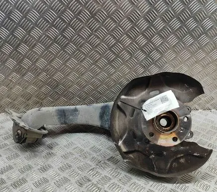 Rear wheel hub