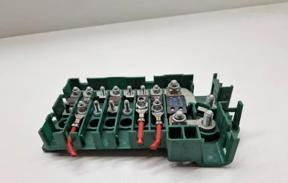 BMW 5 E39 Fuse module 8387541