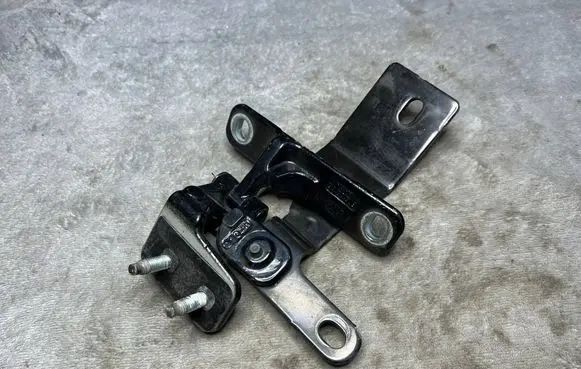Land Rover Evoque I Rear glass lock/latch X180 LR031764