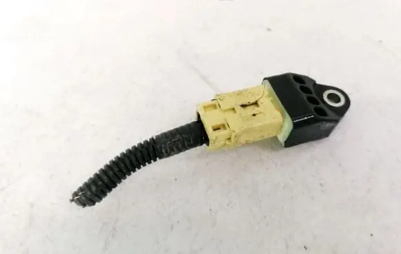 Toyota RAV 4 (XA30) Airbag deployment crash/impact sensor 8983142010 89831-42010
