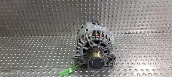 Volkswagen Polo VI Generator/alternator 04E903015
