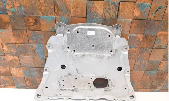 BMW X6 G06 Engine splash shield/under tray 6862071 6878068 31106862071