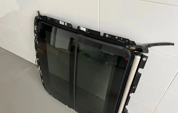 BMW X4 G02 Sunroof glass 7487251