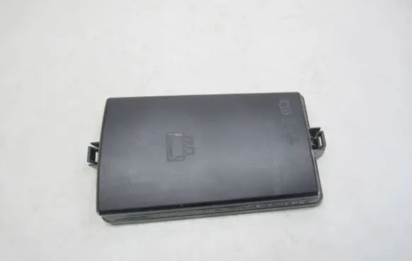 Volkswagen Tiguan Fuse box cover 5Q0937132A 63512386