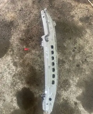 Porsche Cayenne (9PA) Fender mounting bracket
