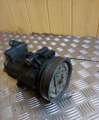 Renault Clio II Air conditioning (A/C) compressor (pump) 05747611362 82000315755