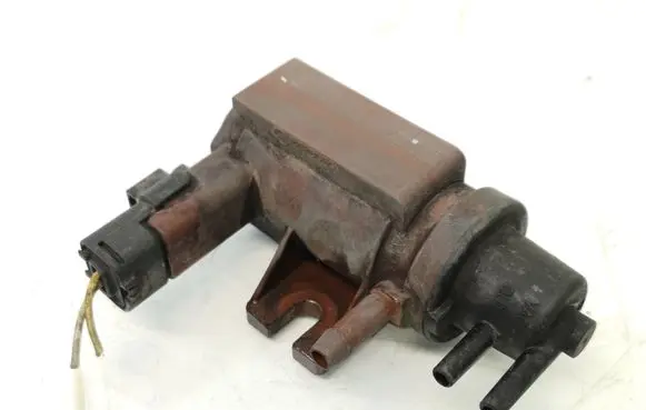Volkswagen Golf I Turbo solenoid valve 9654282880 70096701