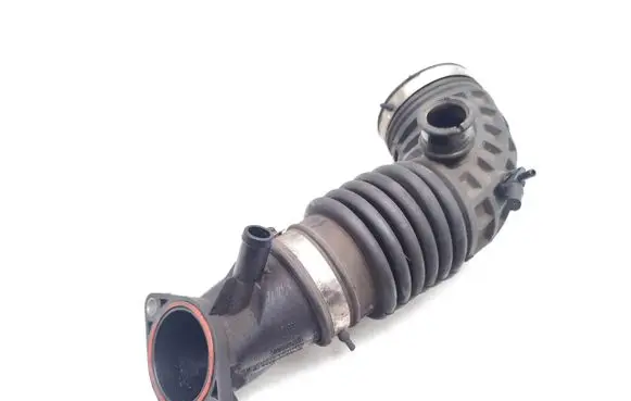 Air intake hose/pipe