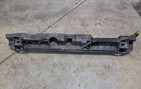 Peugeot 308 Top upper radiator support slam panel 9807148180