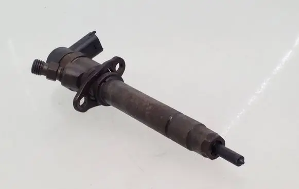 Volvo S60 Fuel injector 8658352