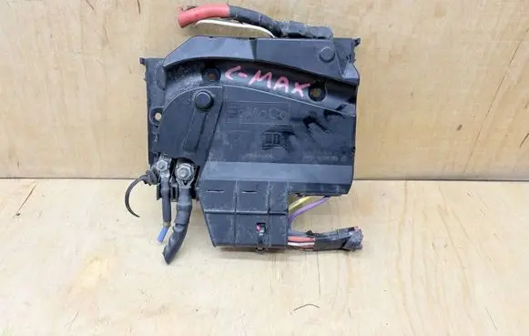 Ford C-MAX II Fuse module AV6T14A067BC