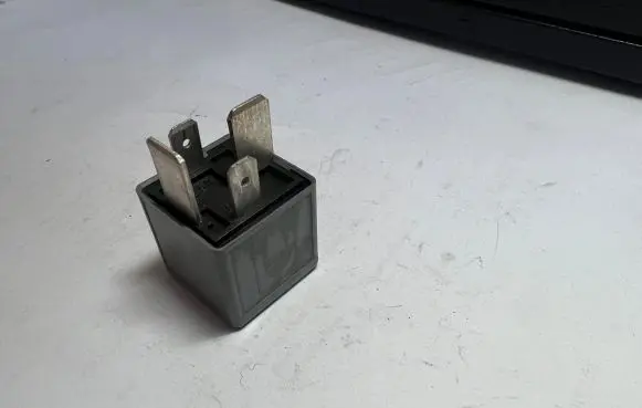Audi A6 S6 C5 4B Other relay 8D0951253 V23134J52X300