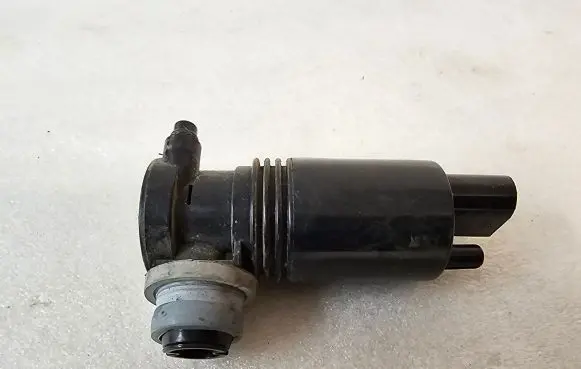 Volvo XC90 Windscreen/windshield washer pump 1037554001