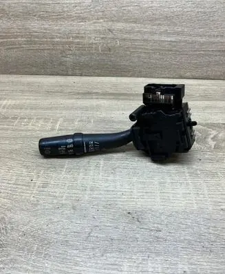 Toyota Avensis T250 Wiper control stalk 173654