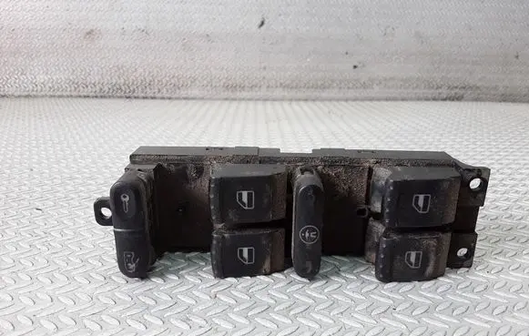 Volkswagen PASSAT B5 Electric window control switch 1J4959857
