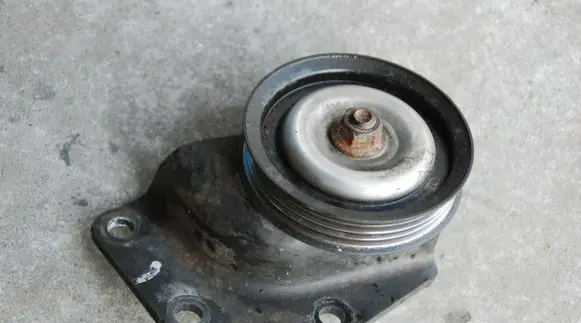 Nissan Pathfinder R51 Generator/alternator belt tensioner 128KW