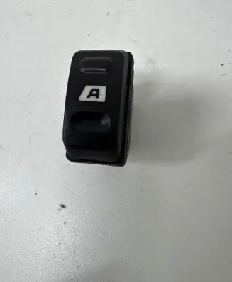 Citroen Xsara Picasso Electric window control switch 22681