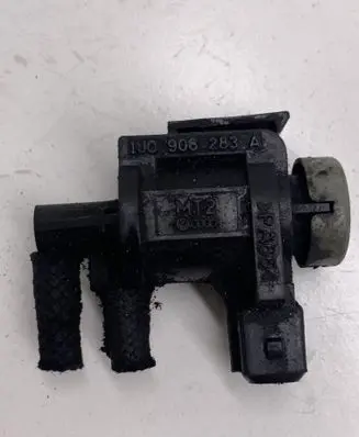 Volkswagen Golf IV Turbo solenoid valve 1J0906283A