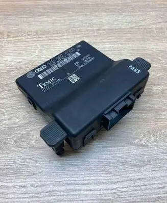 Audi A3 S3 8P Gateway control module 1K0907530D 1K0907951