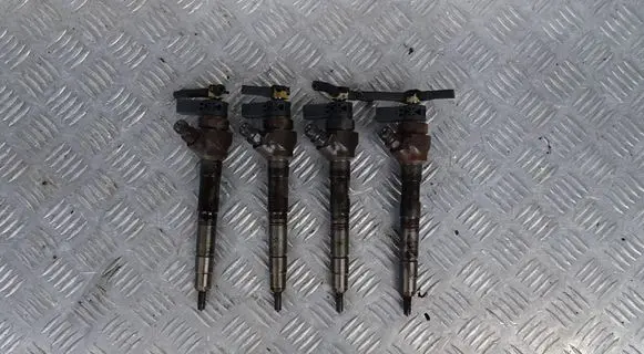 Volkswagen Golf VII Fuel injector 04L130277G