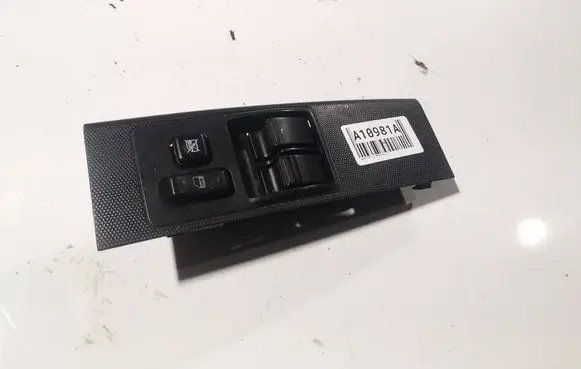 Toyota Corolla Verso AR10 Front door window switch trim 54355669d
