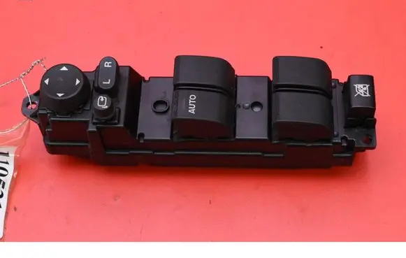 Mazda 2 Electric window control switch DF7466350B