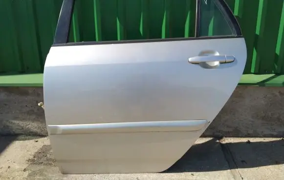 Toyota Corolla E120 E130 Rear door