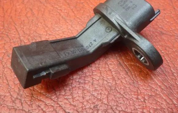 Mercedes-Benz C W205 Crankshaft position sensor A2709050043