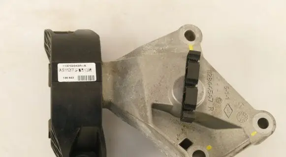 Dacia Sandero Engine mount bracket 112844547R