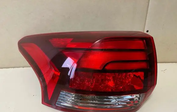 Mitsubishi Outlander Rear/tail lights