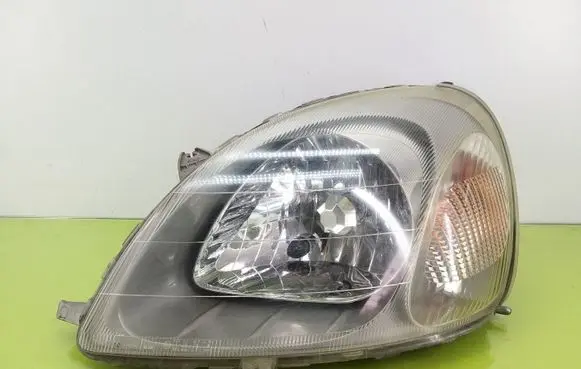 Toyota Yaris Headlight/headlamp 