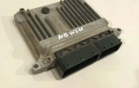 Mercedes-Benz E W211 Engine control unit/module A6461509678 A0034468940 28080031