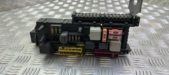Mercedes-Benz C W204 Power management control unit 2049019702 2319025101
