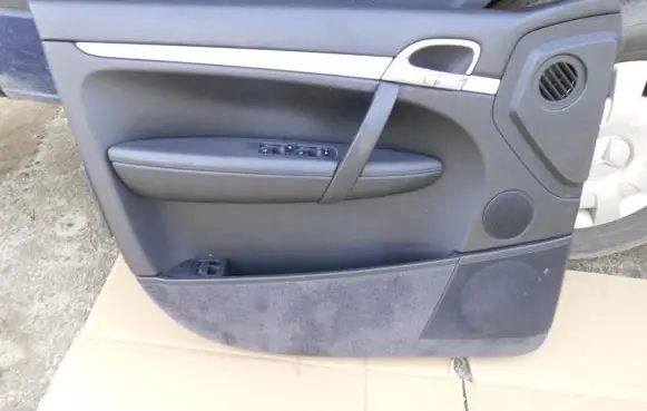 Porsche Cayenne (9PA) Front door card panel trim