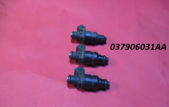 Skoda Octavia Mk1 (1U) Fuel injector 037906031AA