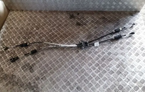 Volvo V40 Gear shift cable linkage 31280505